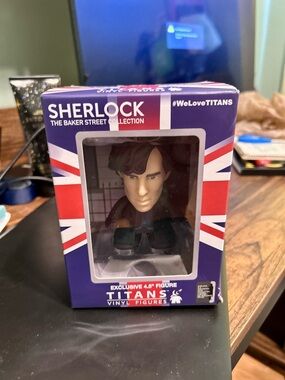 Sherlock Titan Vinyl Figure - Blue & Brown - The Baker Street Collection